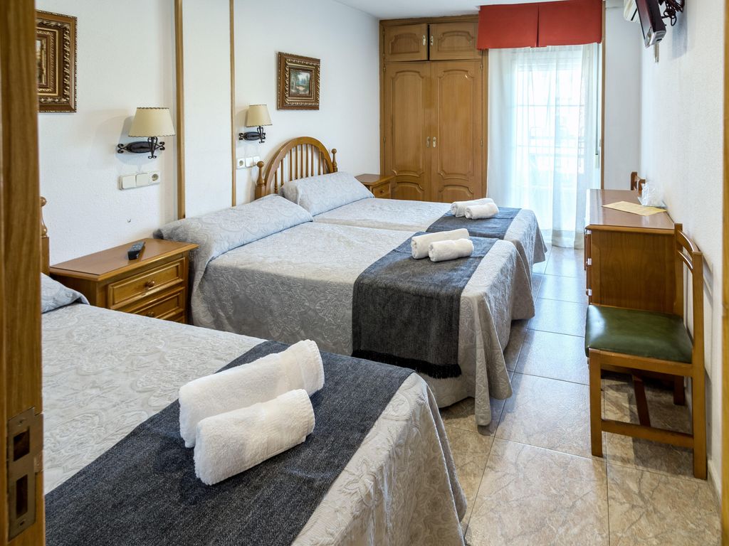 Hostal Gran Via Pinto