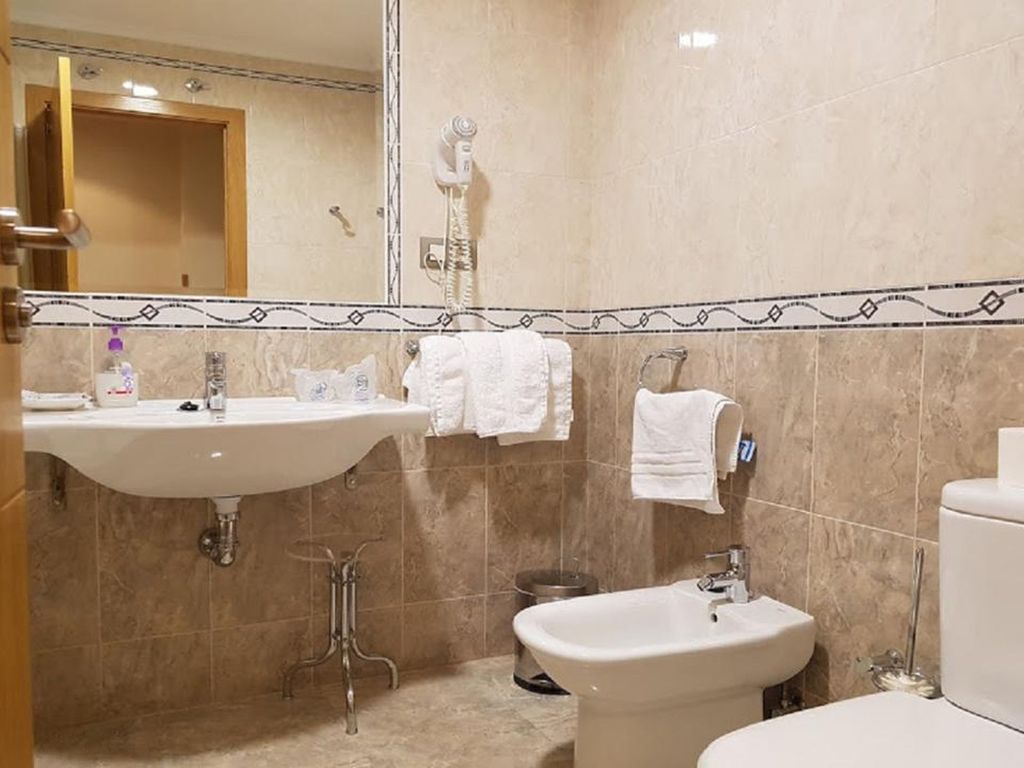 Hotel Reina Isabel