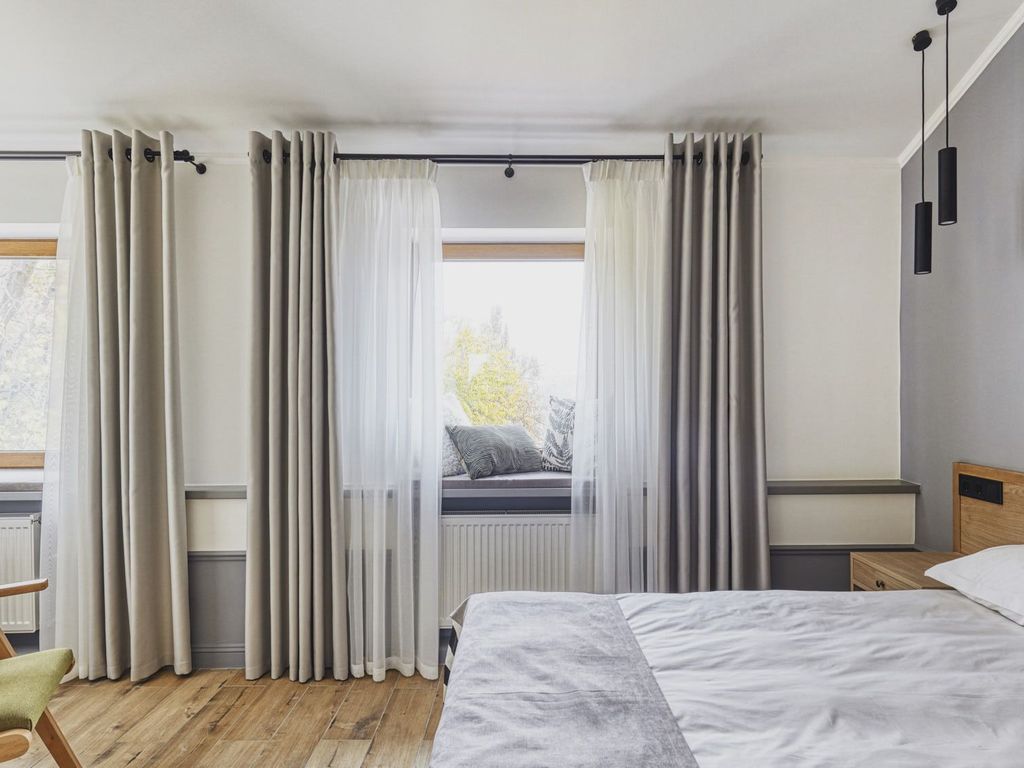 Wine & Pillow Hotel