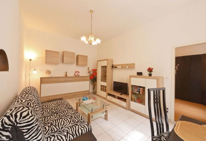 Wohnung in Fünfhaus mit Garten .1