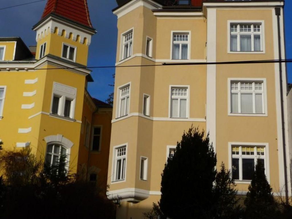 mit Garagenplatz
