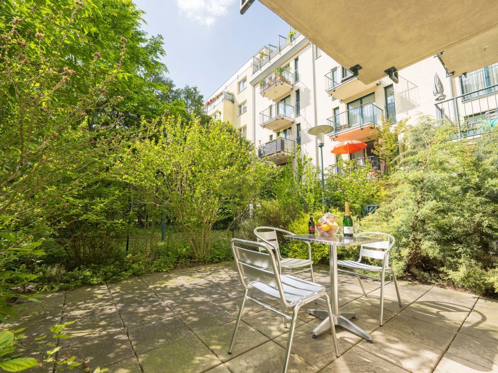 Studioappartement mit kleinem Garten und Terrasse