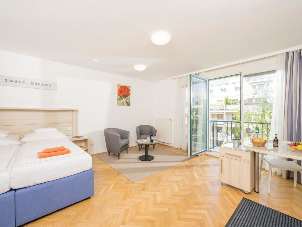 Studioappartement mit Balkon