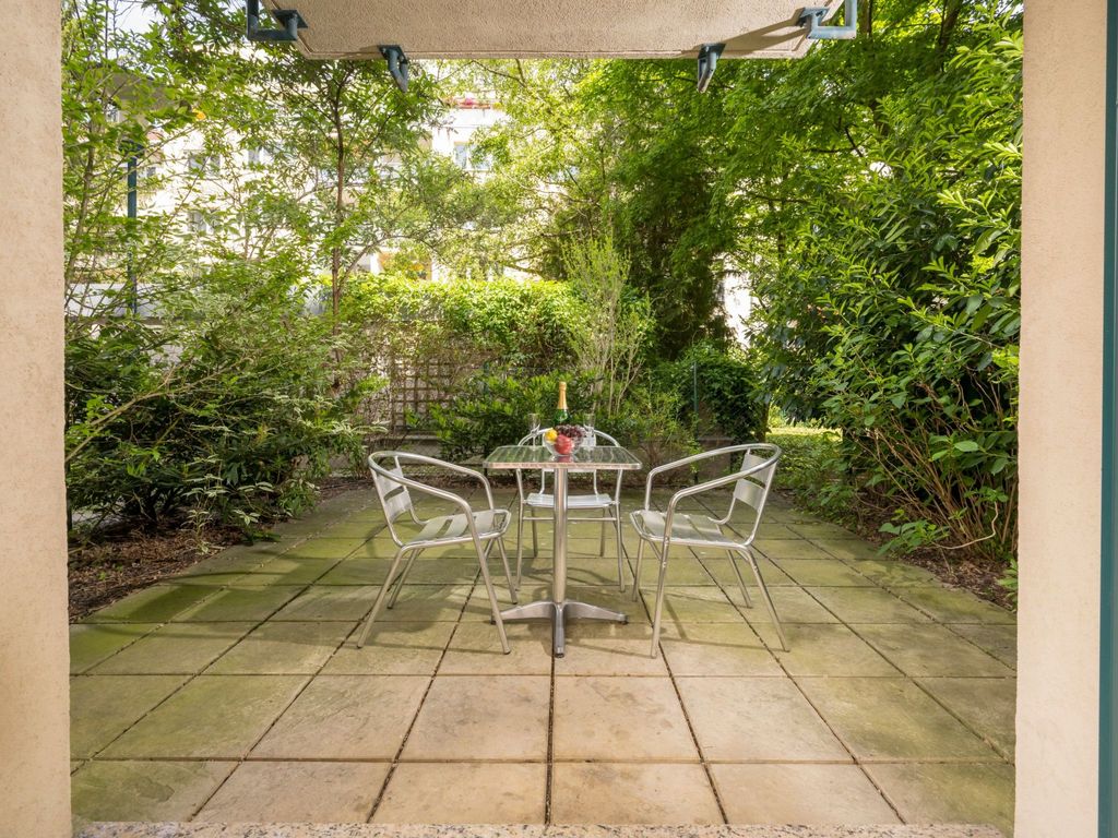 Appartment mit kleinem Garten und Terrasse