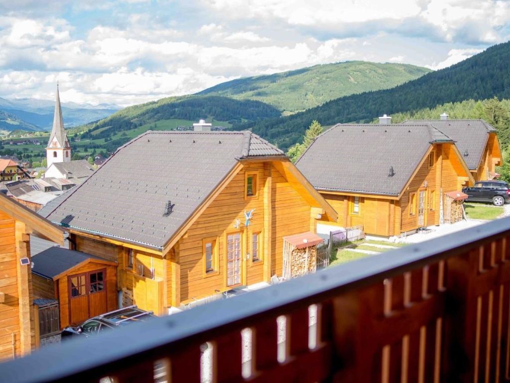 Schönes Ferienhaus in Holzblockbohle mit Sauna
