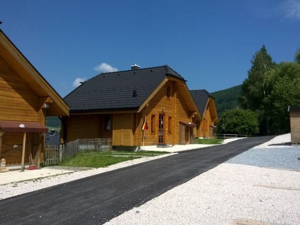 Komfortables Ferienhaus mit Galerie und Balkon