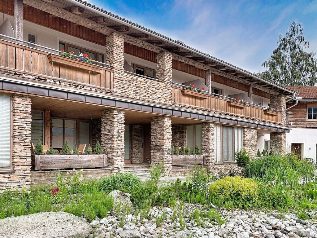 Edelweiss Suite 9