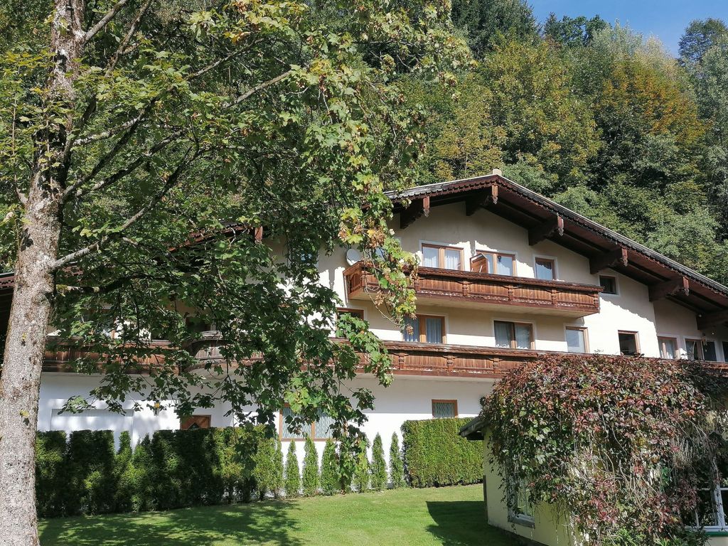 nahe den Skigebieten und Ausgangspunkt zu Sehenswürdigkeiten