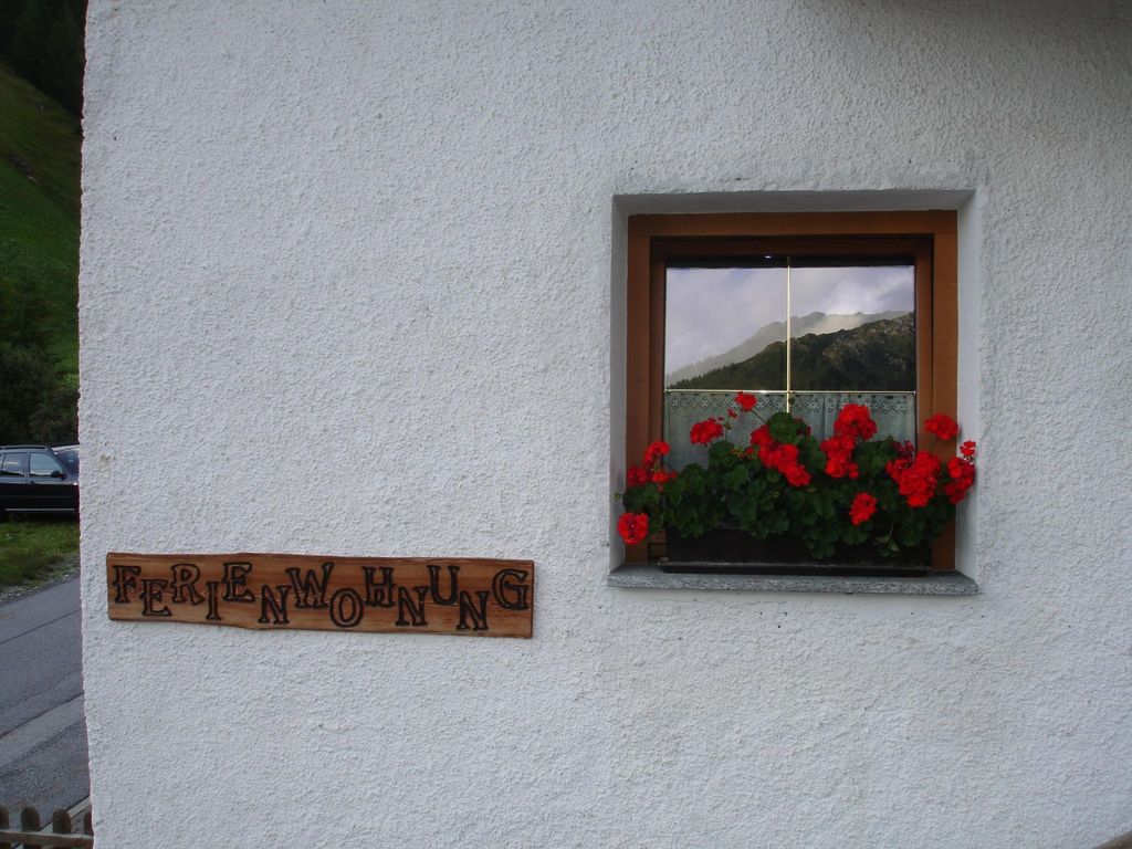 mit Schwedenofen und großer Terrasse