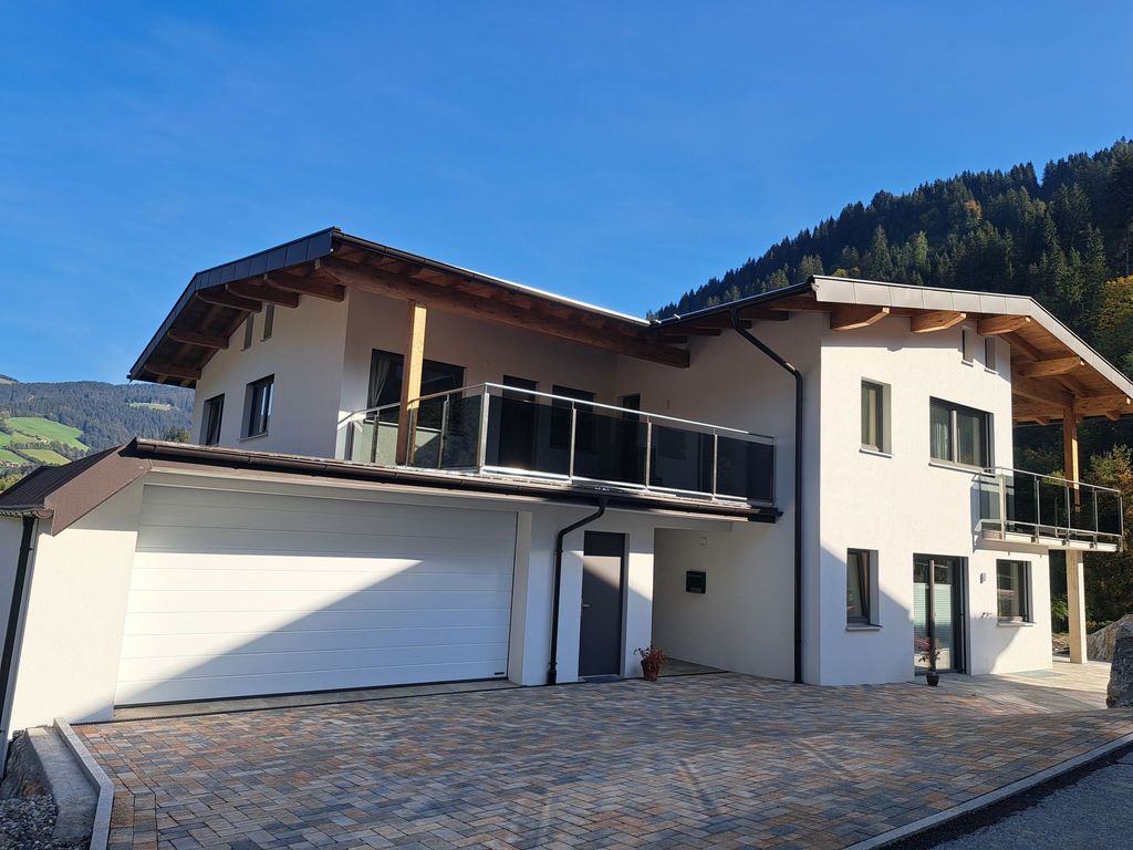 Bergland bestehend aus Bavaria und Tyrol