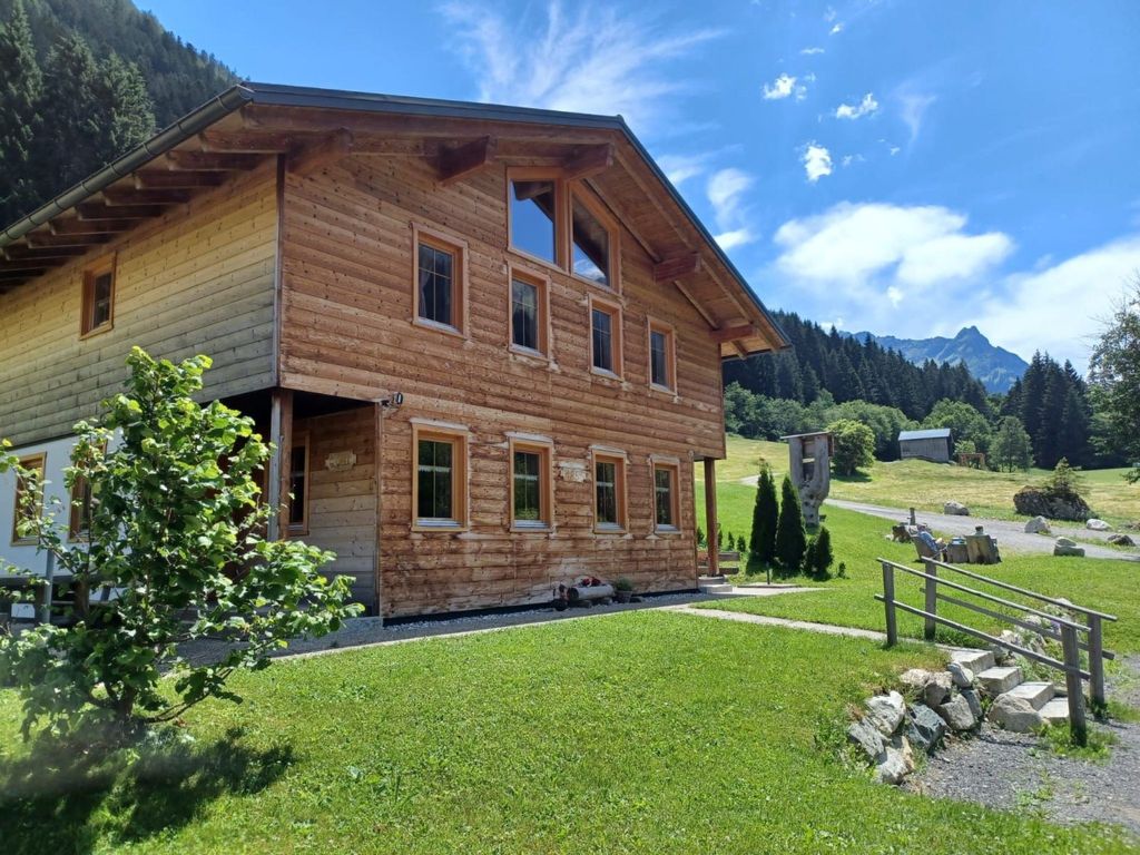 Wohnung in Sankt Gallenkirch mit Terrasse, Grill