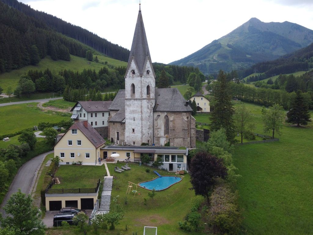 Charmantes Ferienhaus in Vordernberg mit Privatem Pool