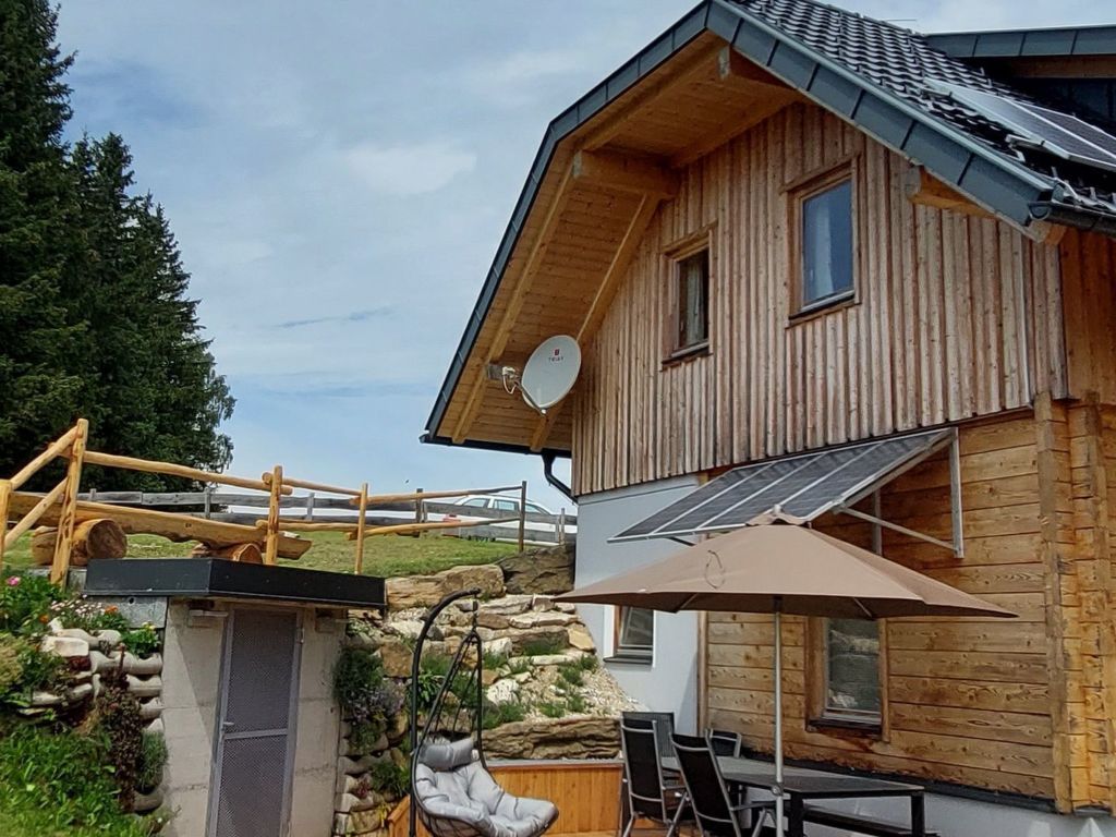 Zirbenholzalmhütte mit fantastischem Ausblick