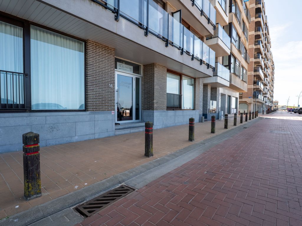 Sealing with balcony