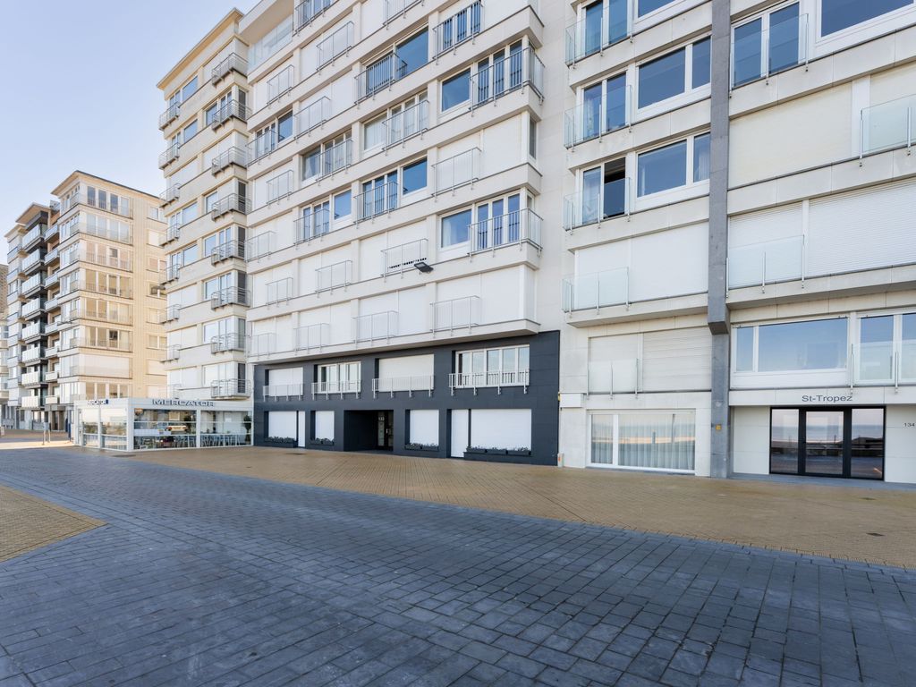 St. Tropez with seaview & parking