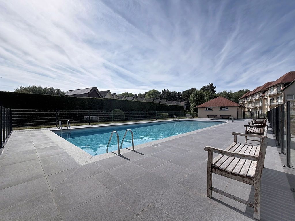 Green Garden XVXI 205 with pool view