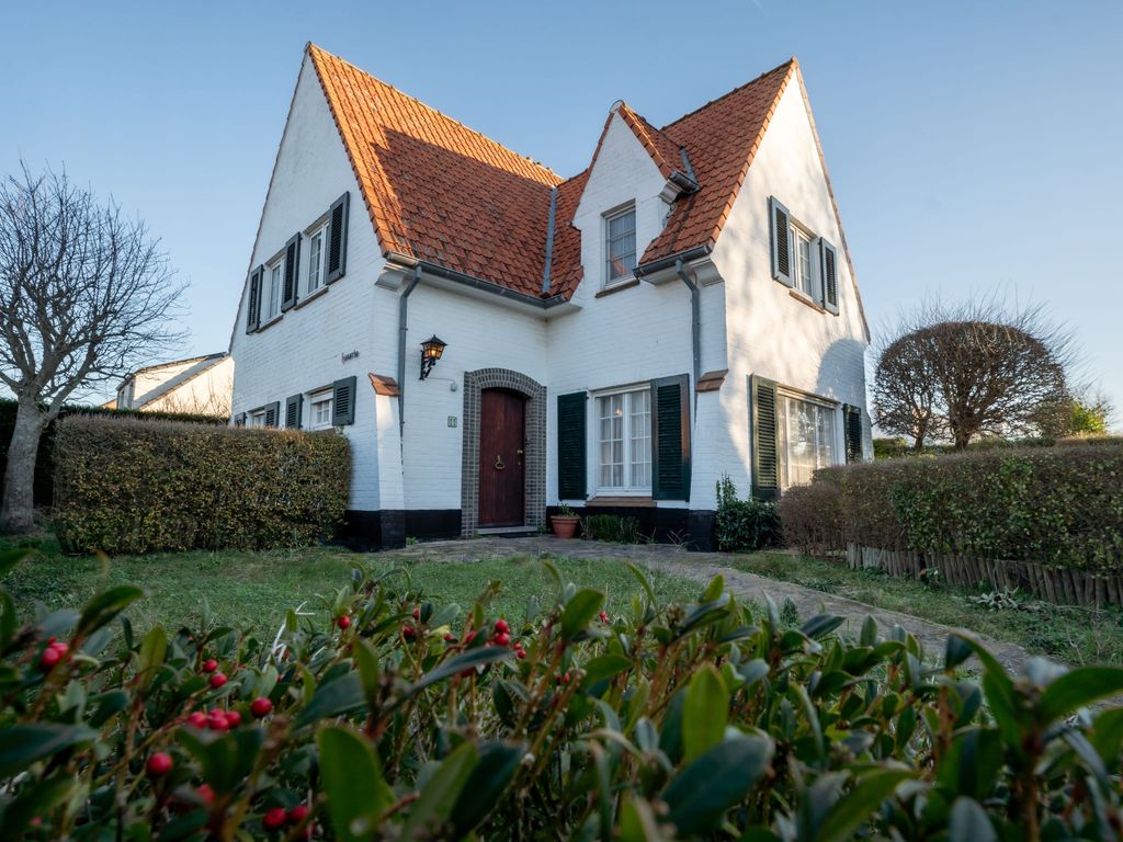 Hamarrbø with garden and parking