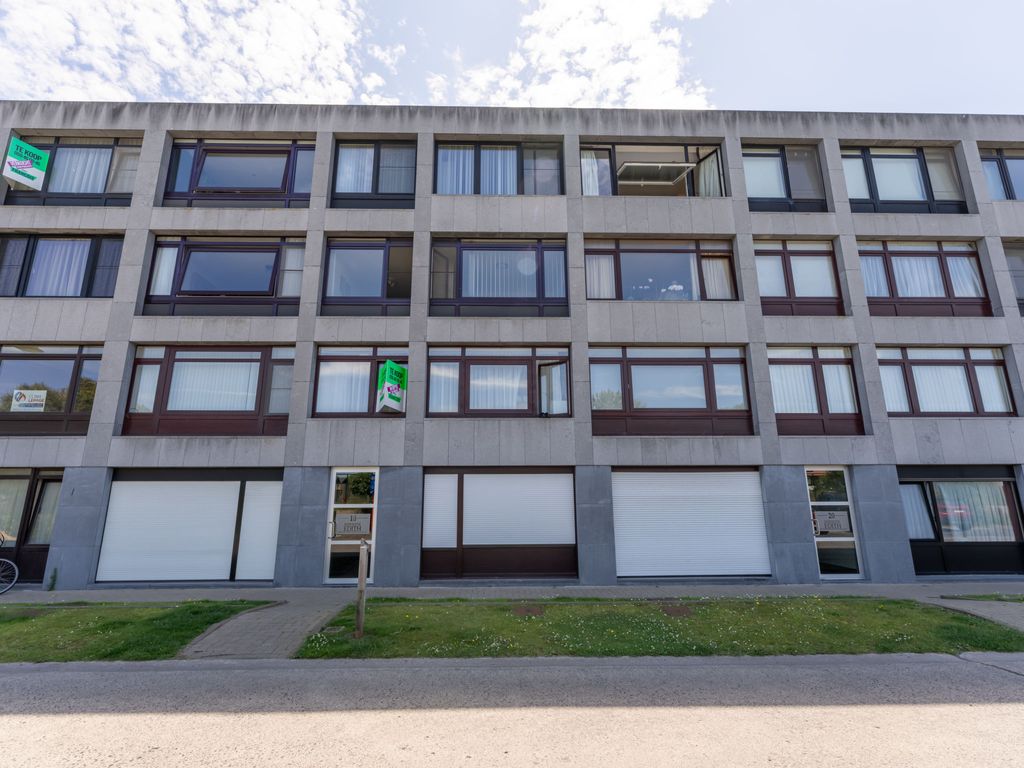 Casa Blanca with parking