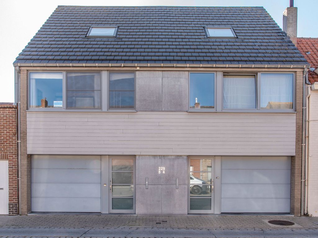 Stella Maris with garage and garden