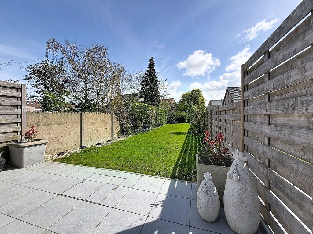 Stella Maris with garage and garden