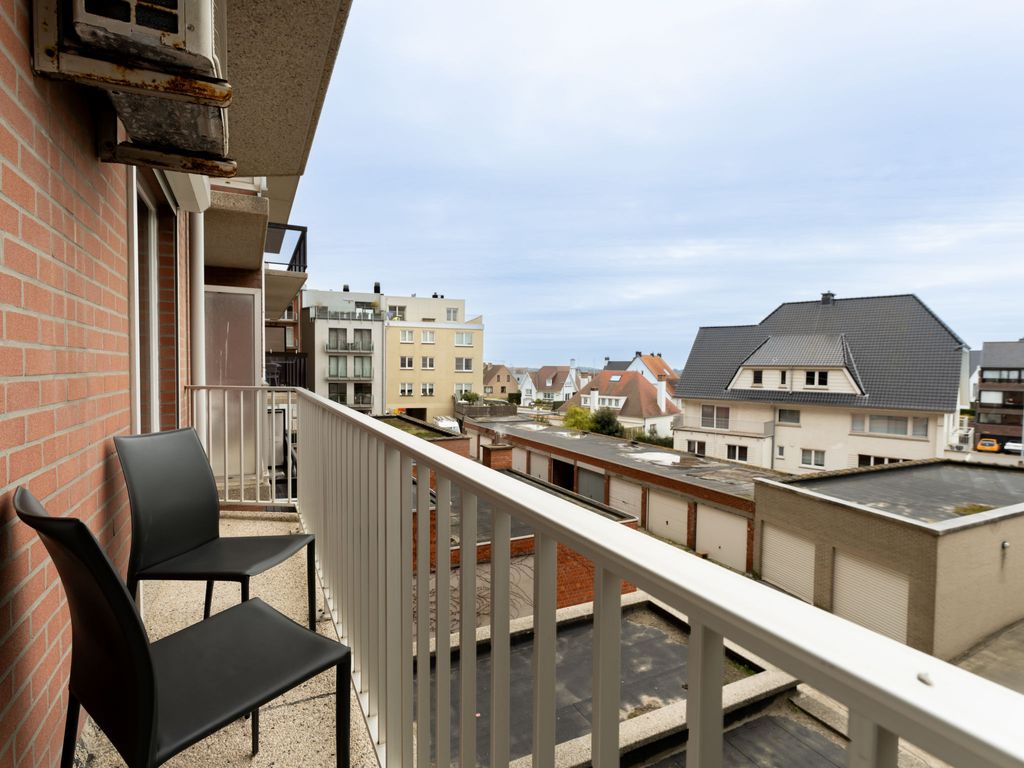 Mitsou with seaview and parking