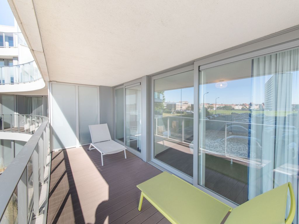 Costae with balcony