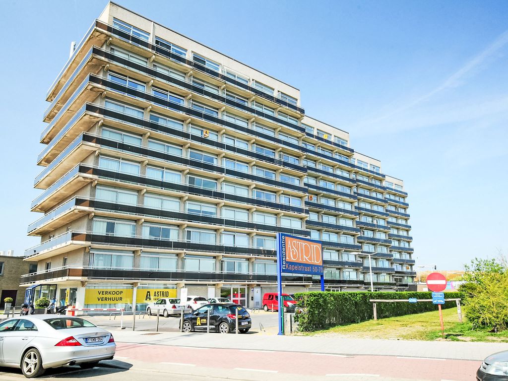 Astrid with parking & seaview