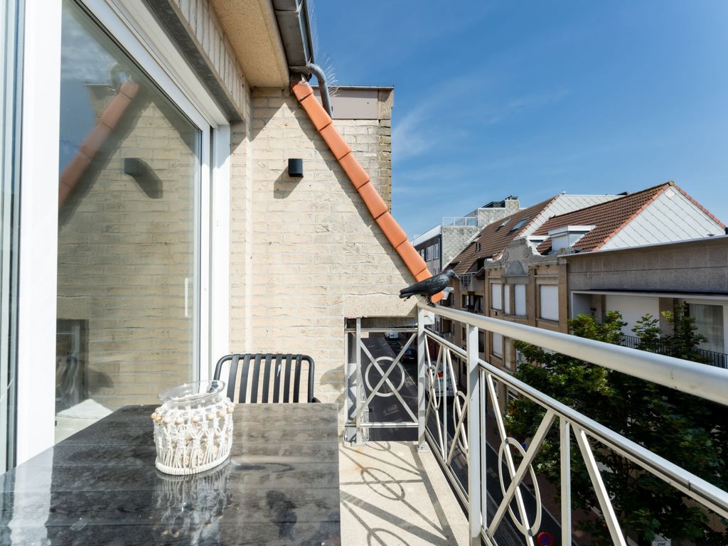 Duinenbries with balcony