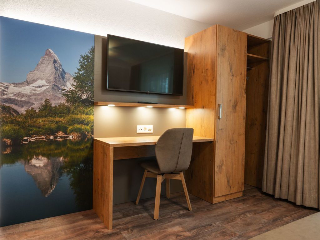 Patricia self-check-in Apartments, (Zermatt),