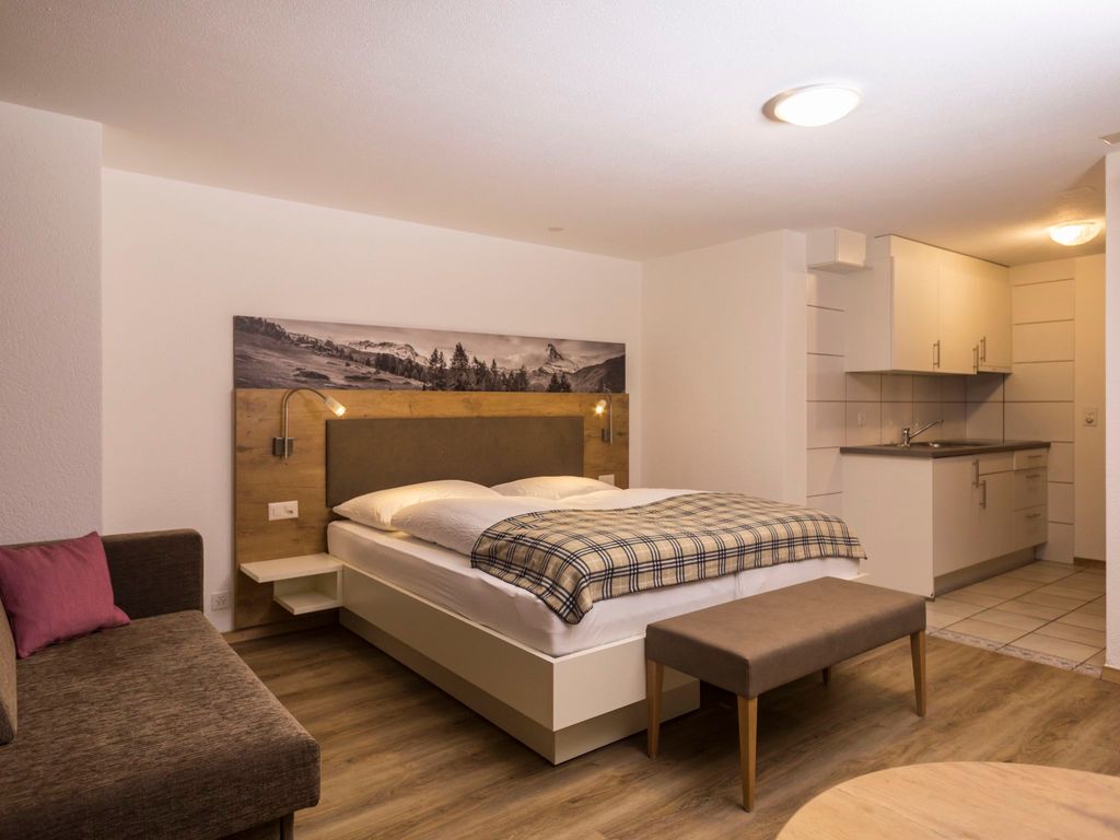 Patricia self-check-in Apartments, (Zermatt),