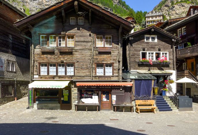 Galaxy Lodge