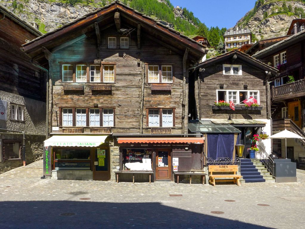 Galaxy Lodge