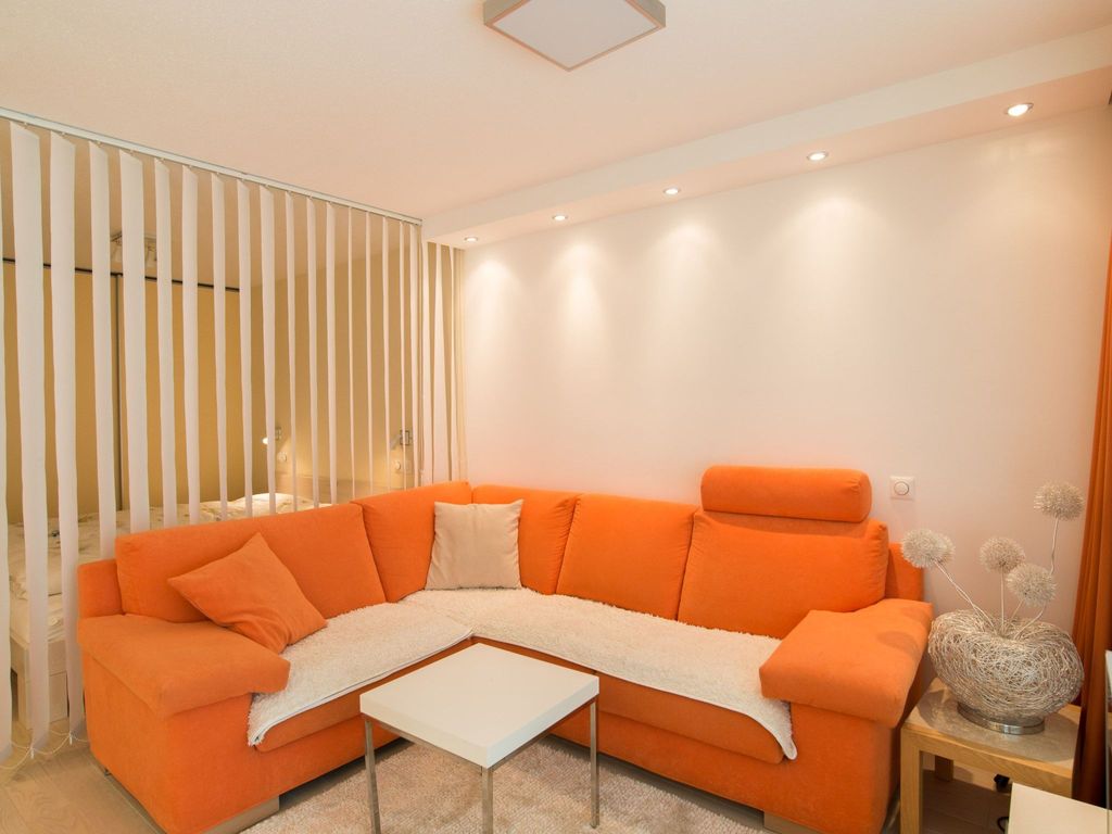 Haus Cristal
