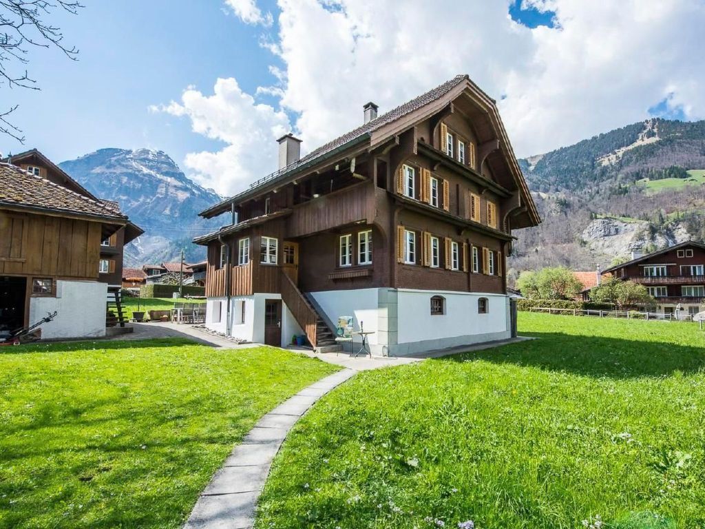 Sonnige Dachwohnung im schönen Lungern