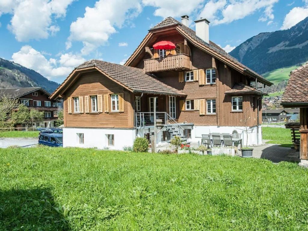 Sonnige Dachwohnung im schönen Lungern