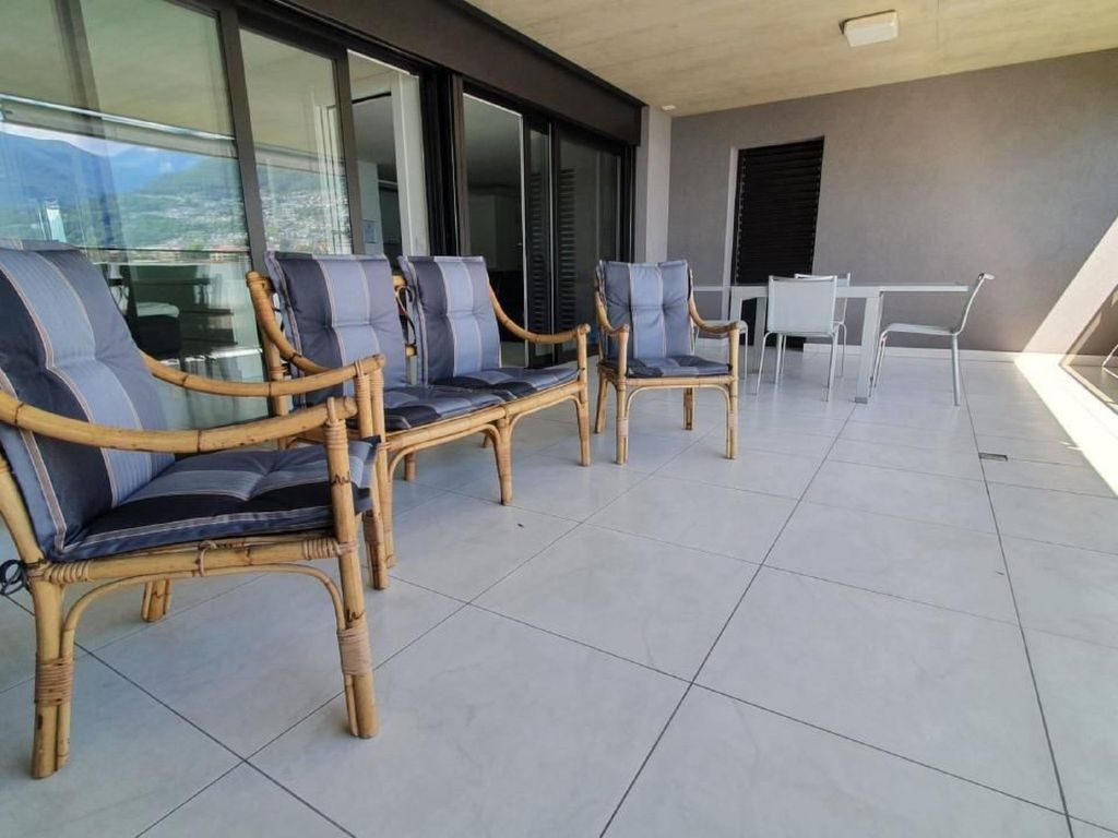 Modern mit atemberaubendem Seeblick Apt 406