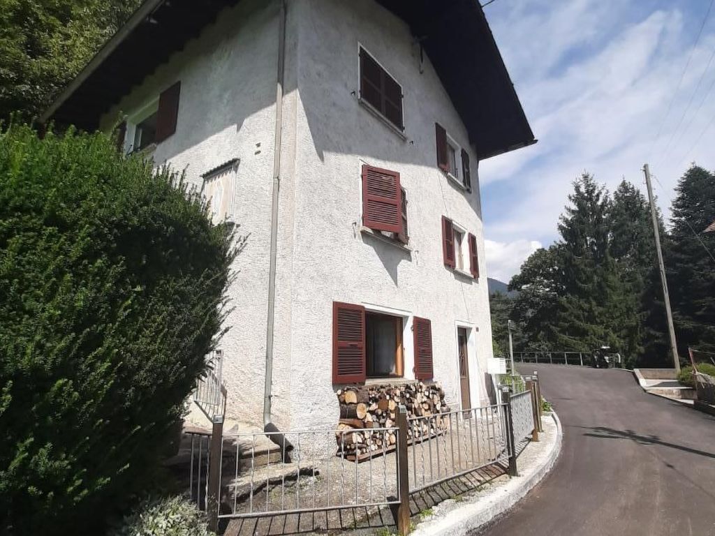 'Cà da Rör' mit Bergblick