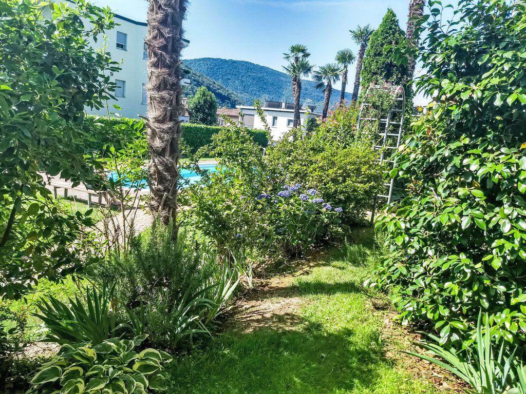 2 Zimmer Gartenwohnung mit Pool