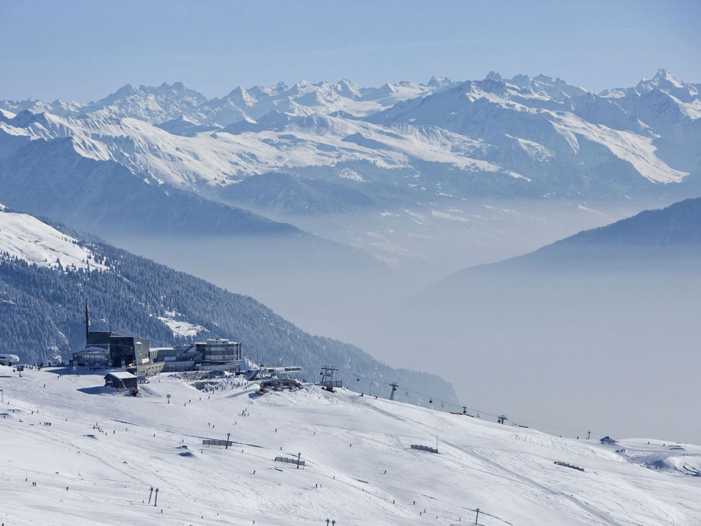 Alp Resort Ski In/Ski Out, (Laax Murschetg),
