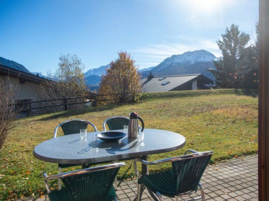 Arnika Family Accommodation in Lantsch-Lenz – For 5 People