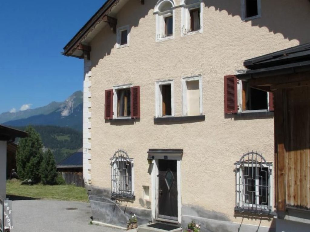 Tgesa Mitgel - ein Haus mit Charakter