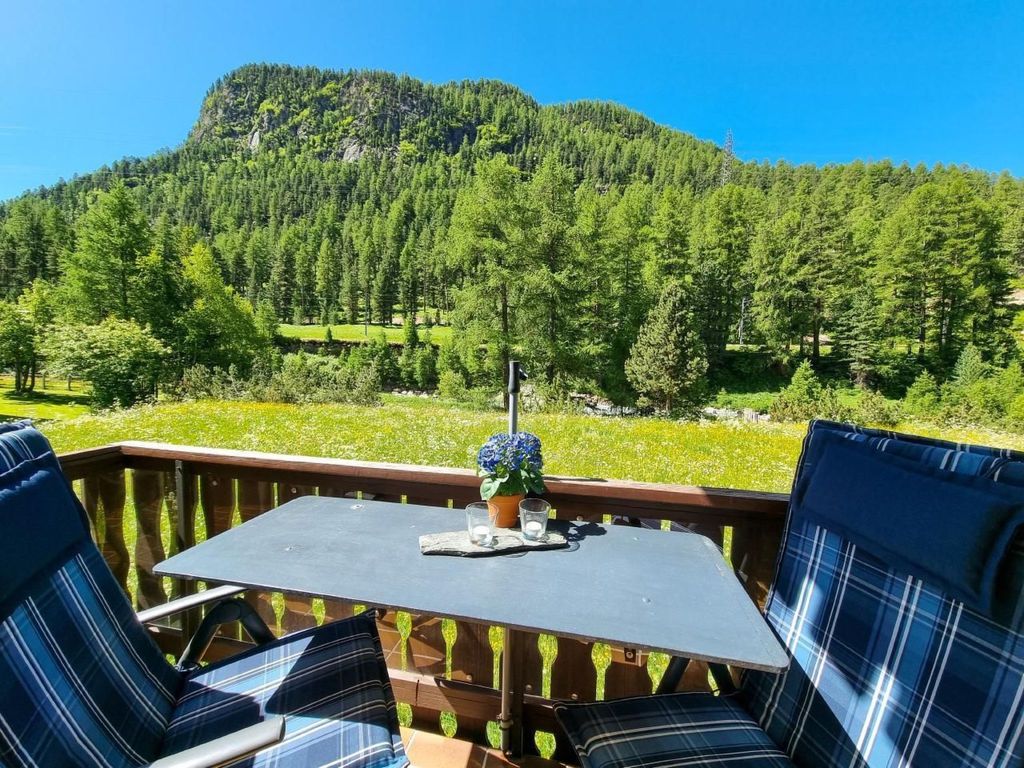 Curtins18