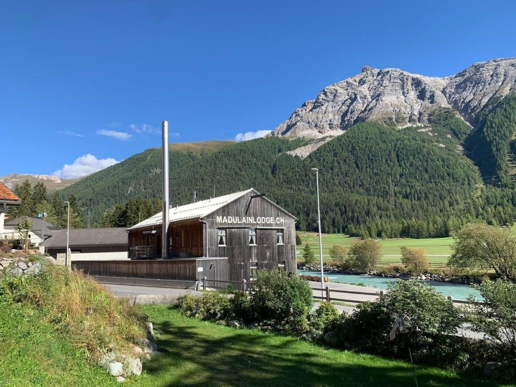 Madulain Lodge