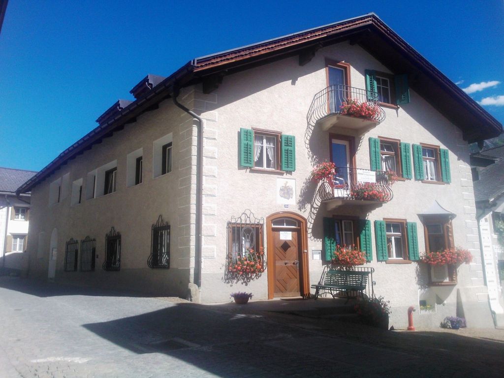 Ferienwohnungen Chasa Valär, (Scuol)