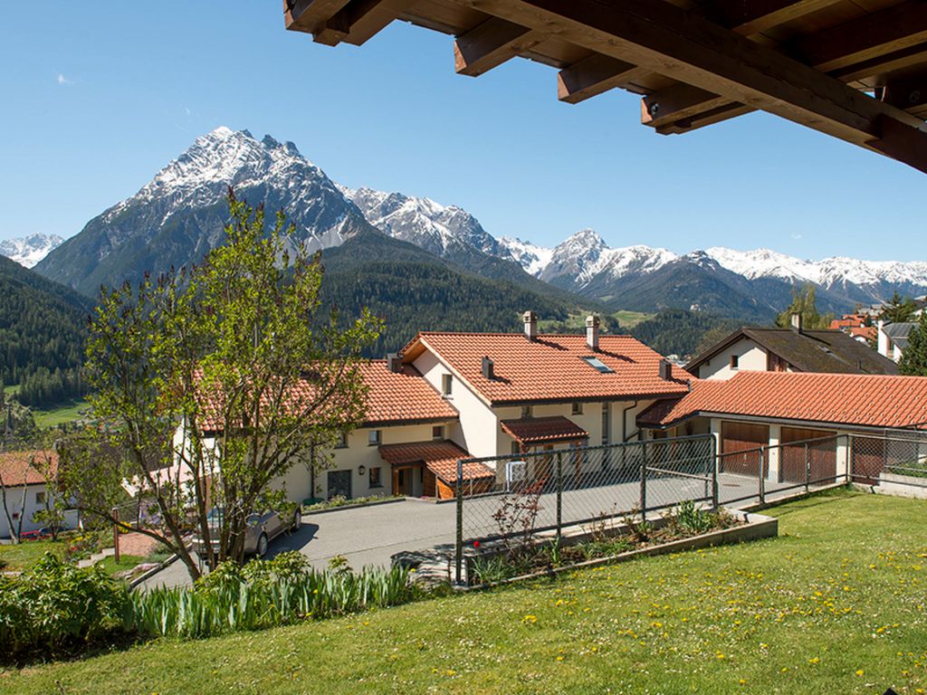 Chasa Bainvgnü, (Scuol)