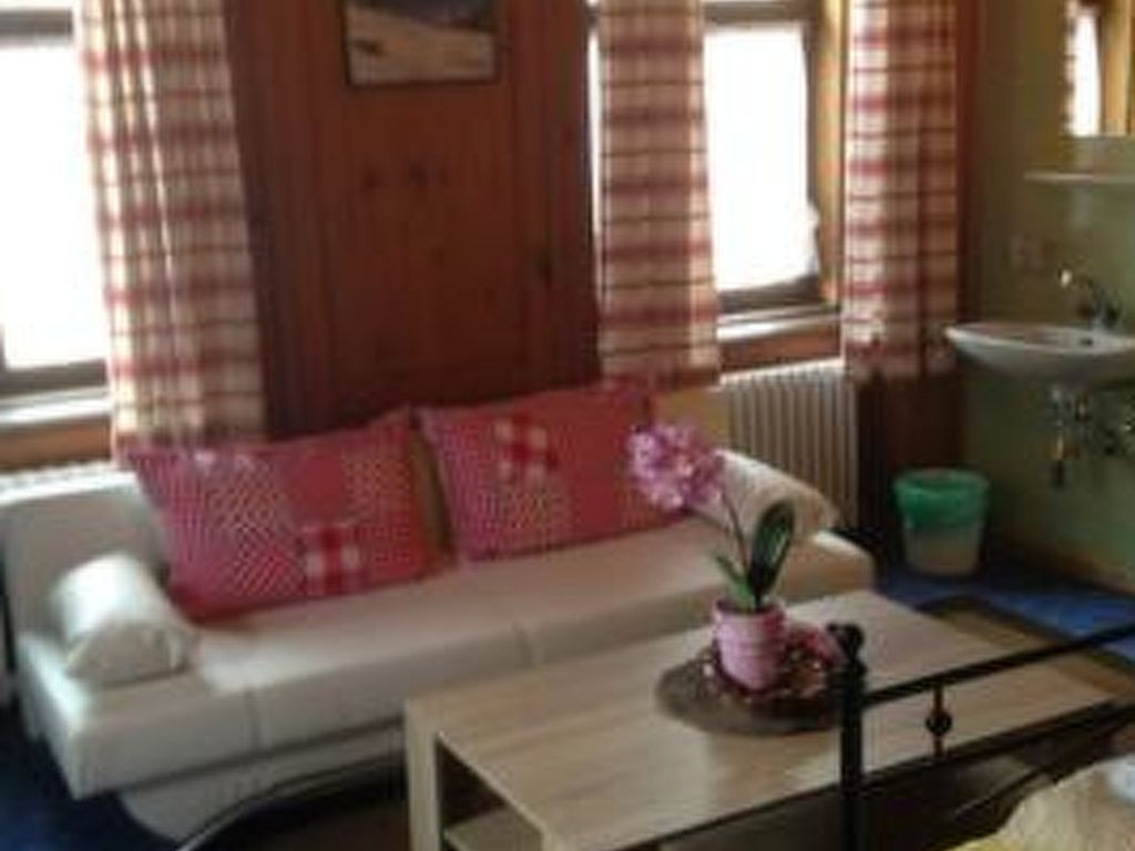 Ferienwohnungen Chasa Valär, (Scuol)