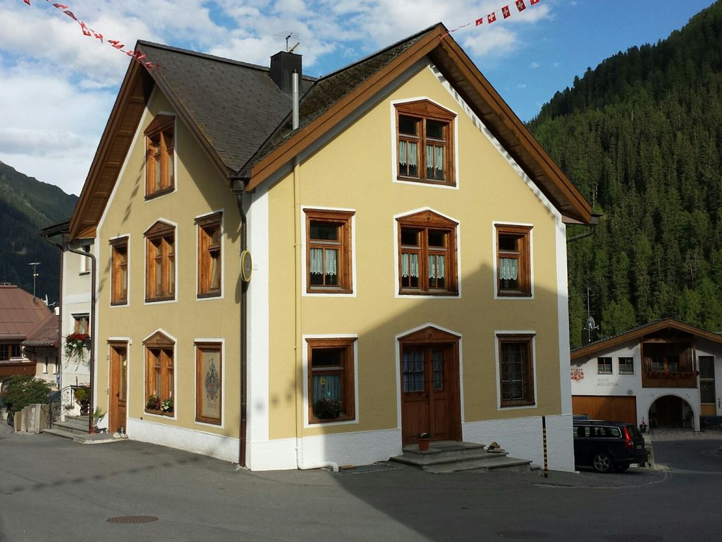 Haus alte Post, (Samnaun-Compatsch)