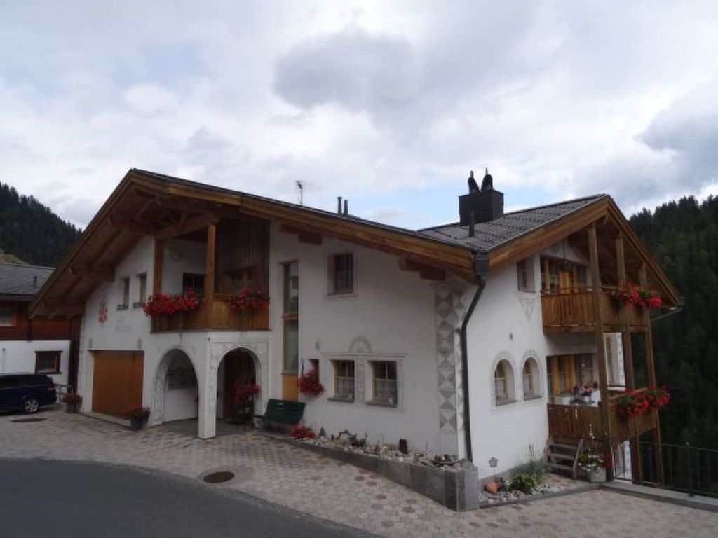 Haus Helvetia, (Samnaun-Compatsch)