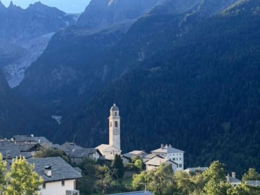 Einzimmerwohnung mit Bergblick