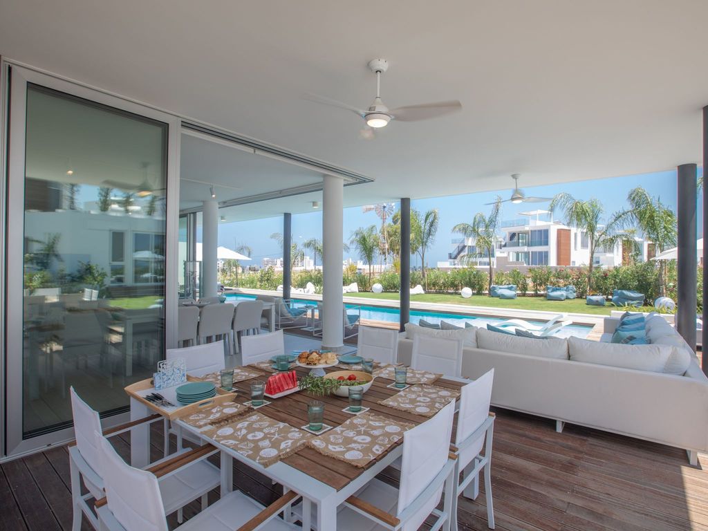 Protaras Olivine Villa mit herrlichem Garten, Pool